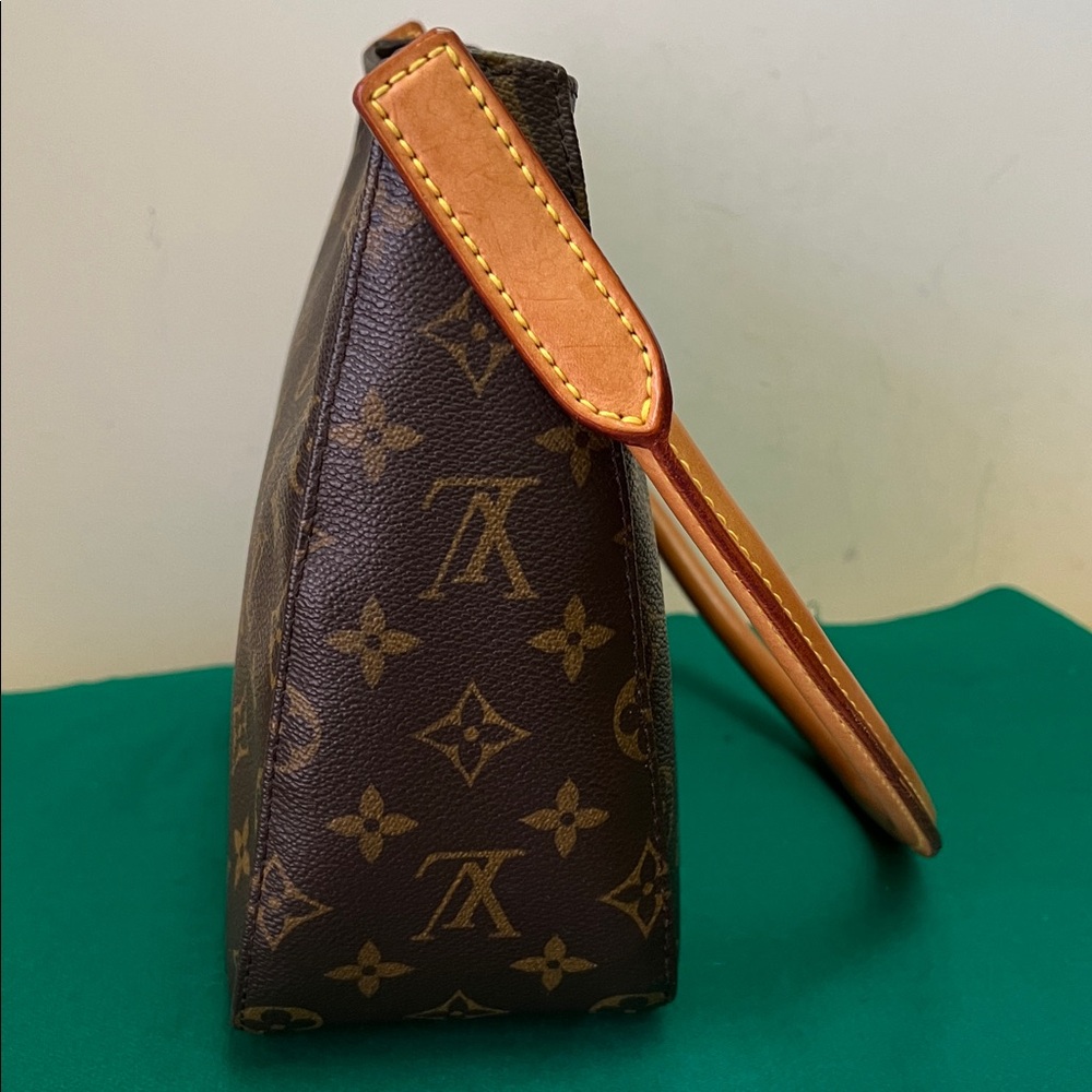 Louse Vuitton Looping M bag - Picture 5 of 10